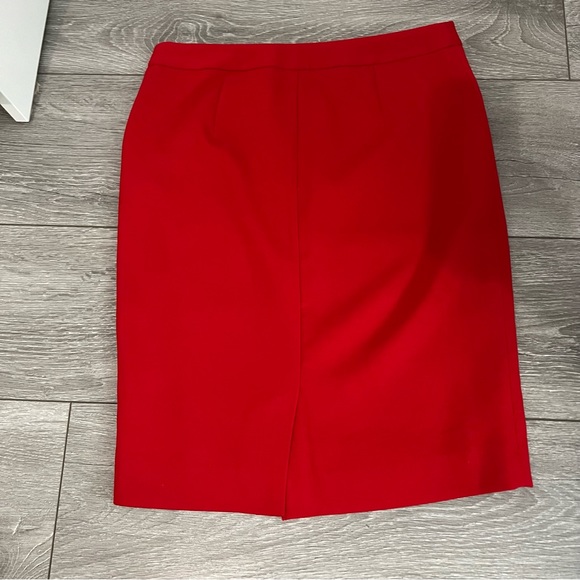 The Limited red pencil skirt. Size 2 - Picture 5 of 8